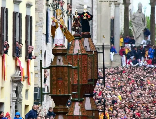 Ceri festival of candles, Umbria ©marco signoretti