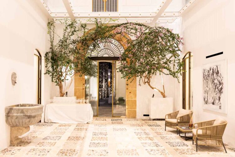 Dome Hotel Courtyard